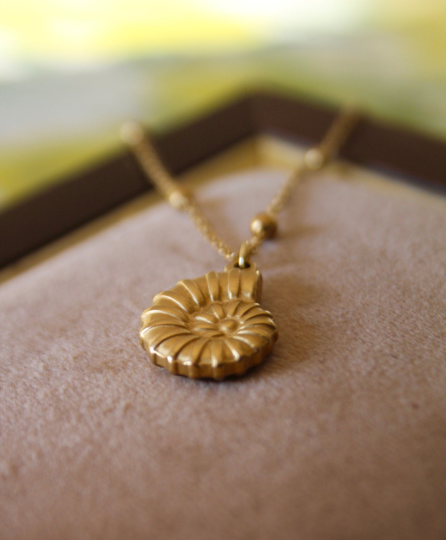 Gold Seashell Necklace – 18K Gold-Plated, Waterproof & Durable