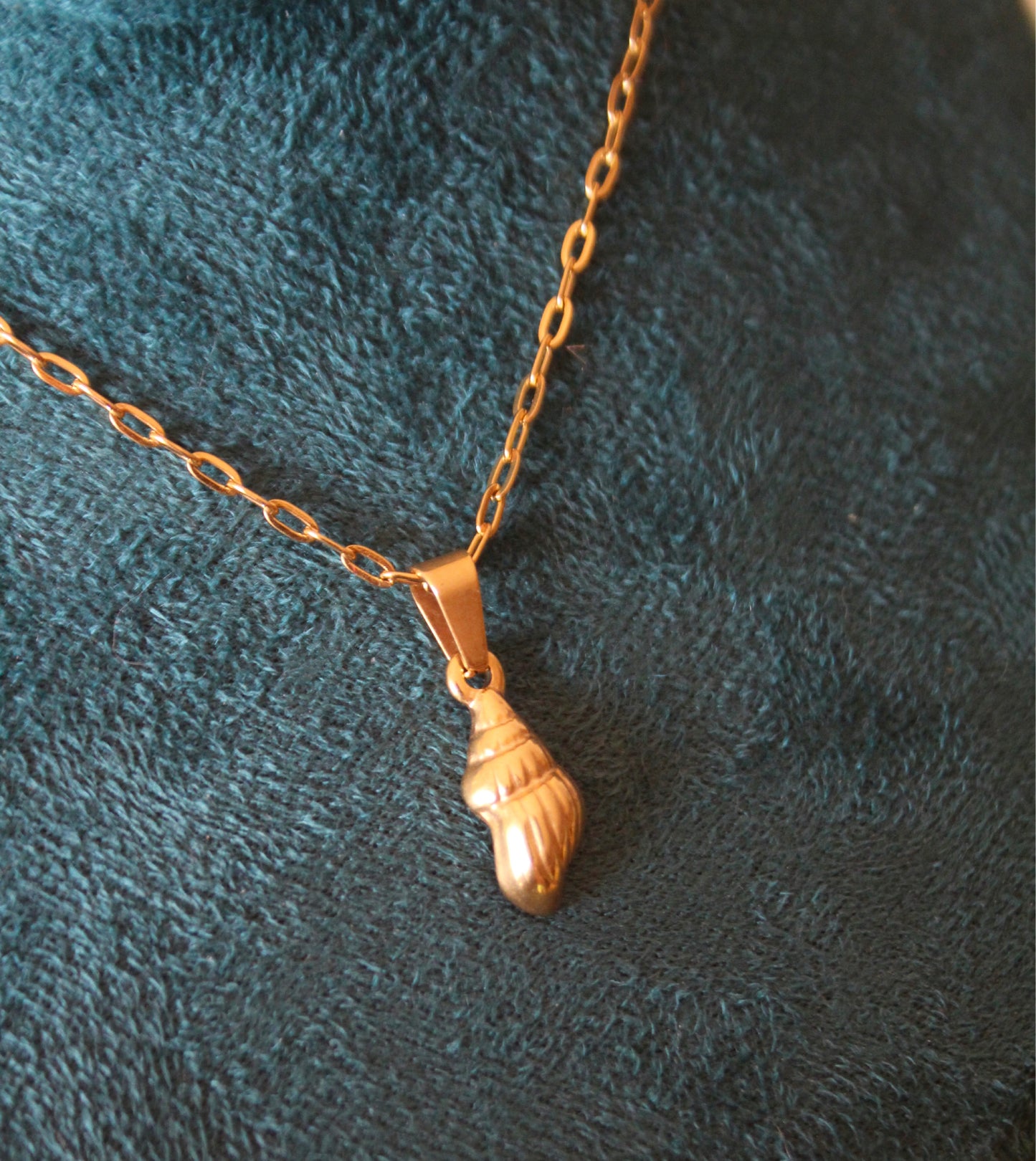 Gold Dainty Seashell Necklace