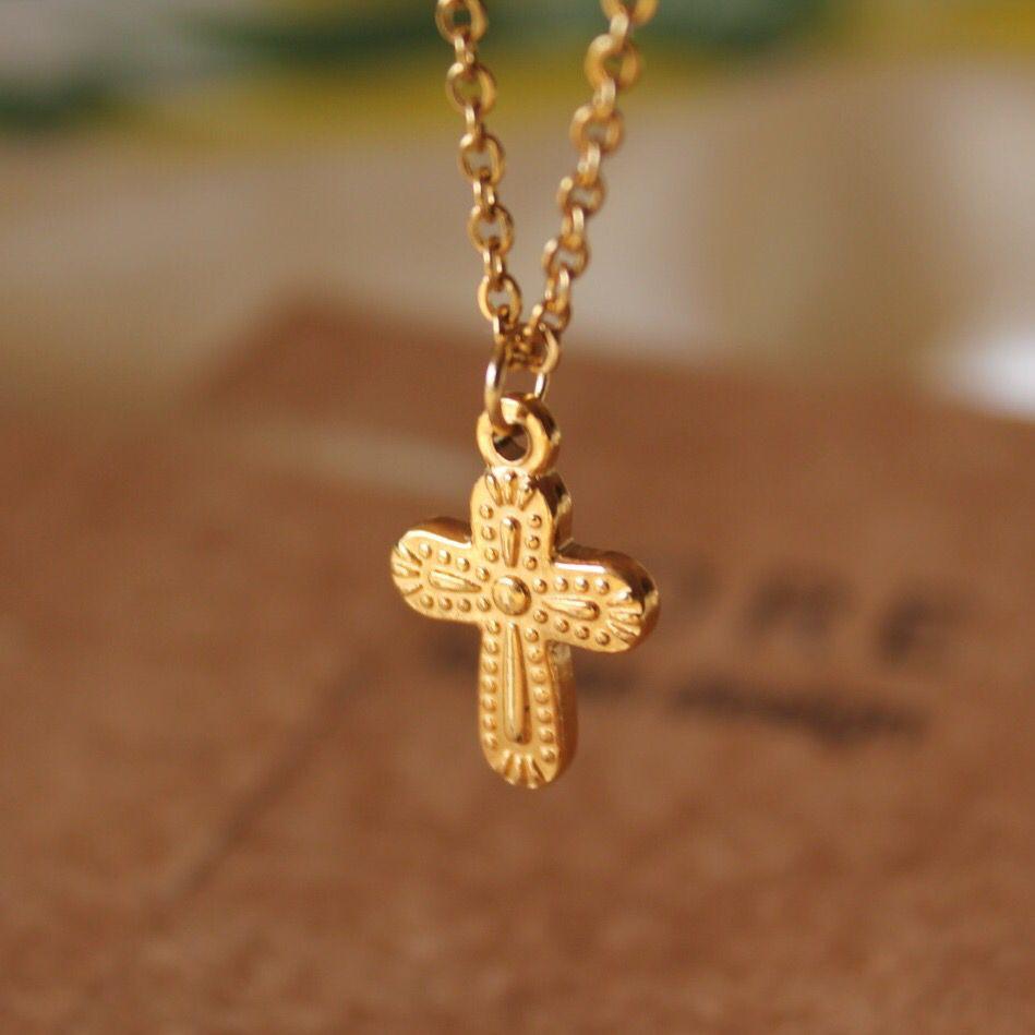 Dainty Gold Cross Pendant Necklace