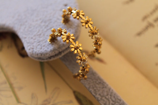 18k Gold Daisy Flower Hoop Earrings