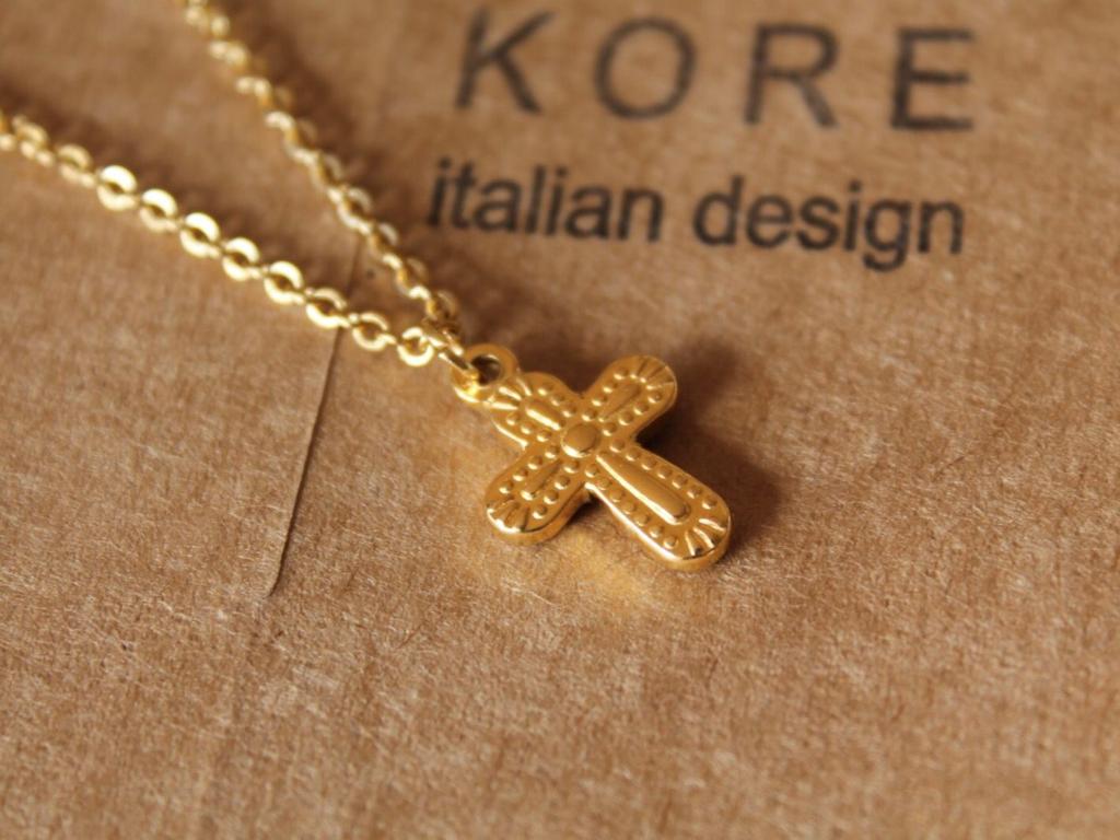 Dainty Gold Cross Pendant Necklace