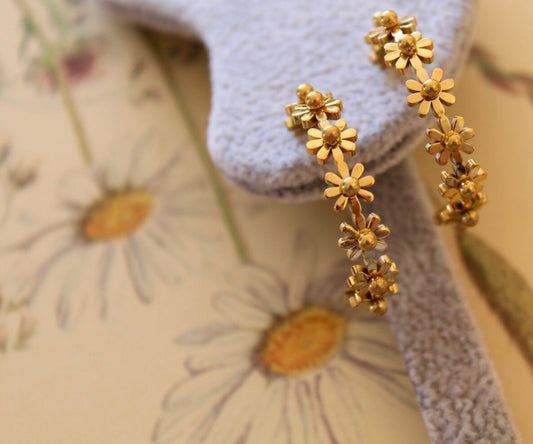 18k Gold Daisy Flower Hoop Earrings