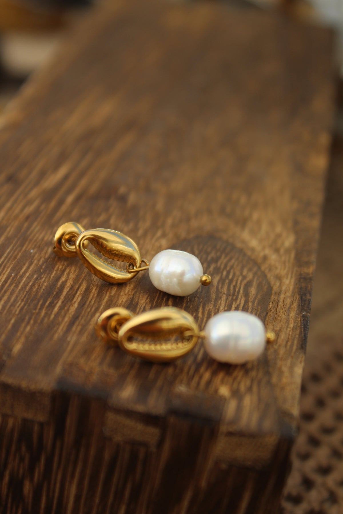 Golden Shell & Pearl Earrings