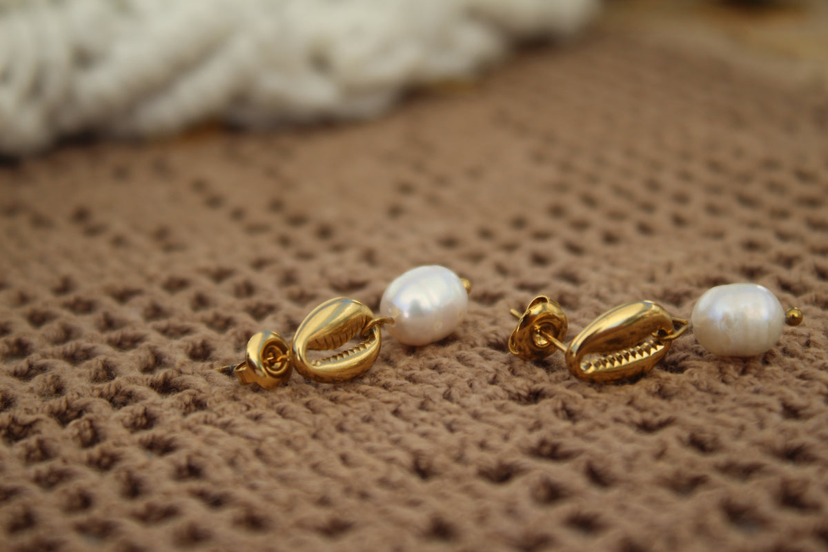 Golden Shell & Pearl Earrings