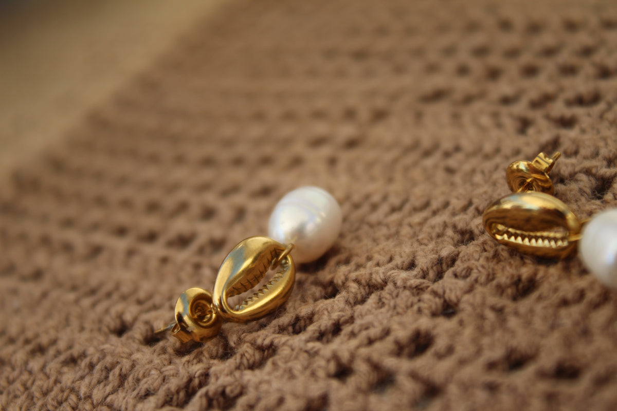 Golden Shell & Pearl Earrings