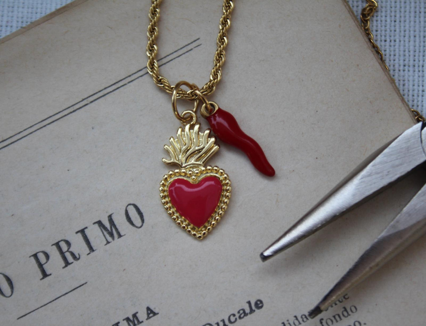 Sacred Heart Horn Necklace, Sacred Heart Charm, Cornicello Necklace, Italian Personalized Protection Necklace, Ex Voto Necklace